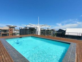 70 inch Tv - 2 x King Size Beds - Apartment With Complex Pool, Braai & Sunset Views